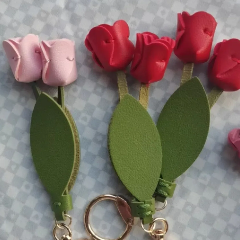 pendentif de sac tulipe en cuir pu, dopamine frais, décoration de sac à dos, accessoires assortis, porte-clés de voiture de style coréen pour fille
