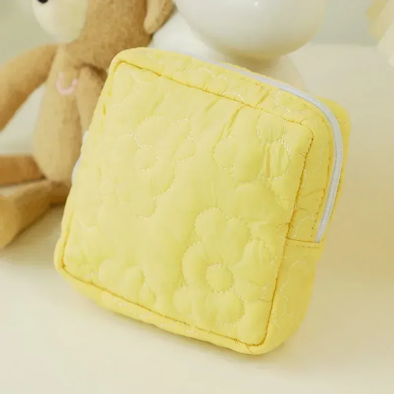 trousse de toilette portable en coton matelassé avec fermeture éclair pour femme, sac à main d'évaluateur cosmétique, forme de boîte, trousse de maquillage mignonne pour filles, 1pc