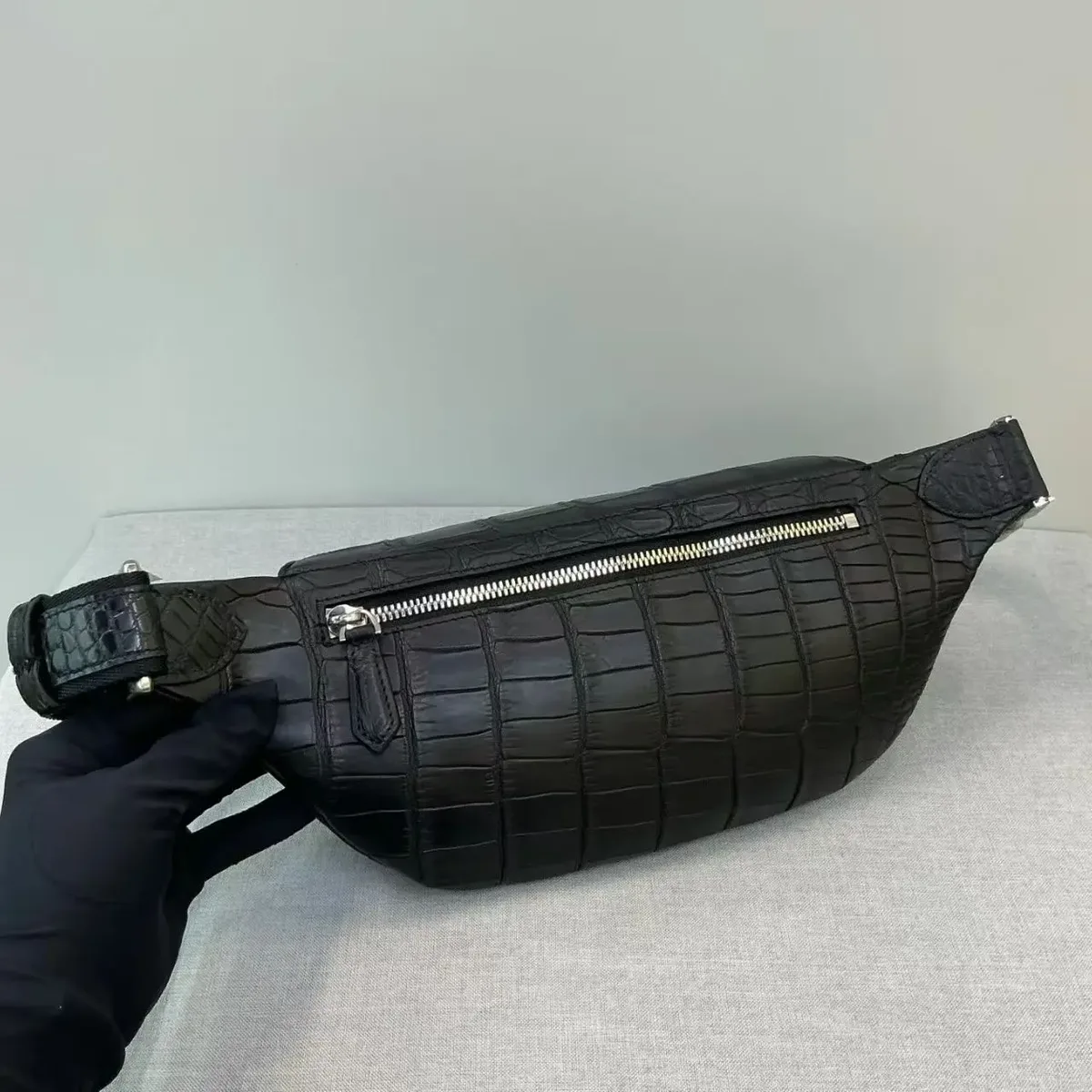 top niveau qualité véritable/réel 100% peau de crocodile hommes sac à bandoulière petite taille taille ou épaule mode hommes sac