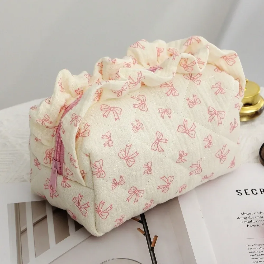 trousse de maquillage matelassée portable à bord volanté, grande capacité, avec nœud, imprimé floral, sac de voyage pour cosmétiques et articles de toilette