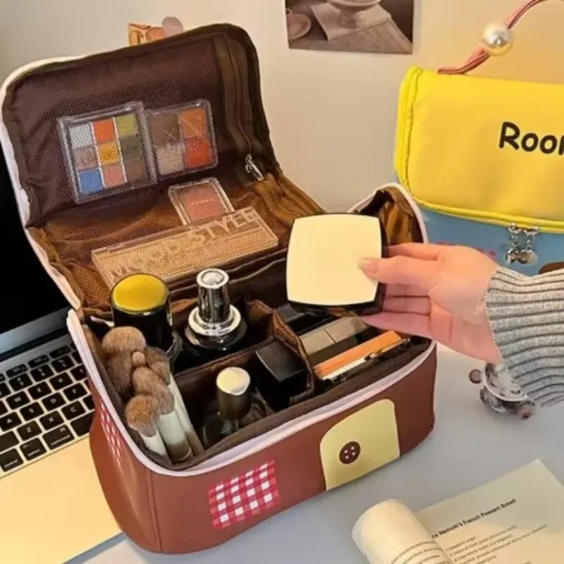 1 pièce nouvelle mini trousse de toilette portable en forme de maison avec poignée perlée, grande capacité, élégante, pour femmes et filles, cadeaux de voyage