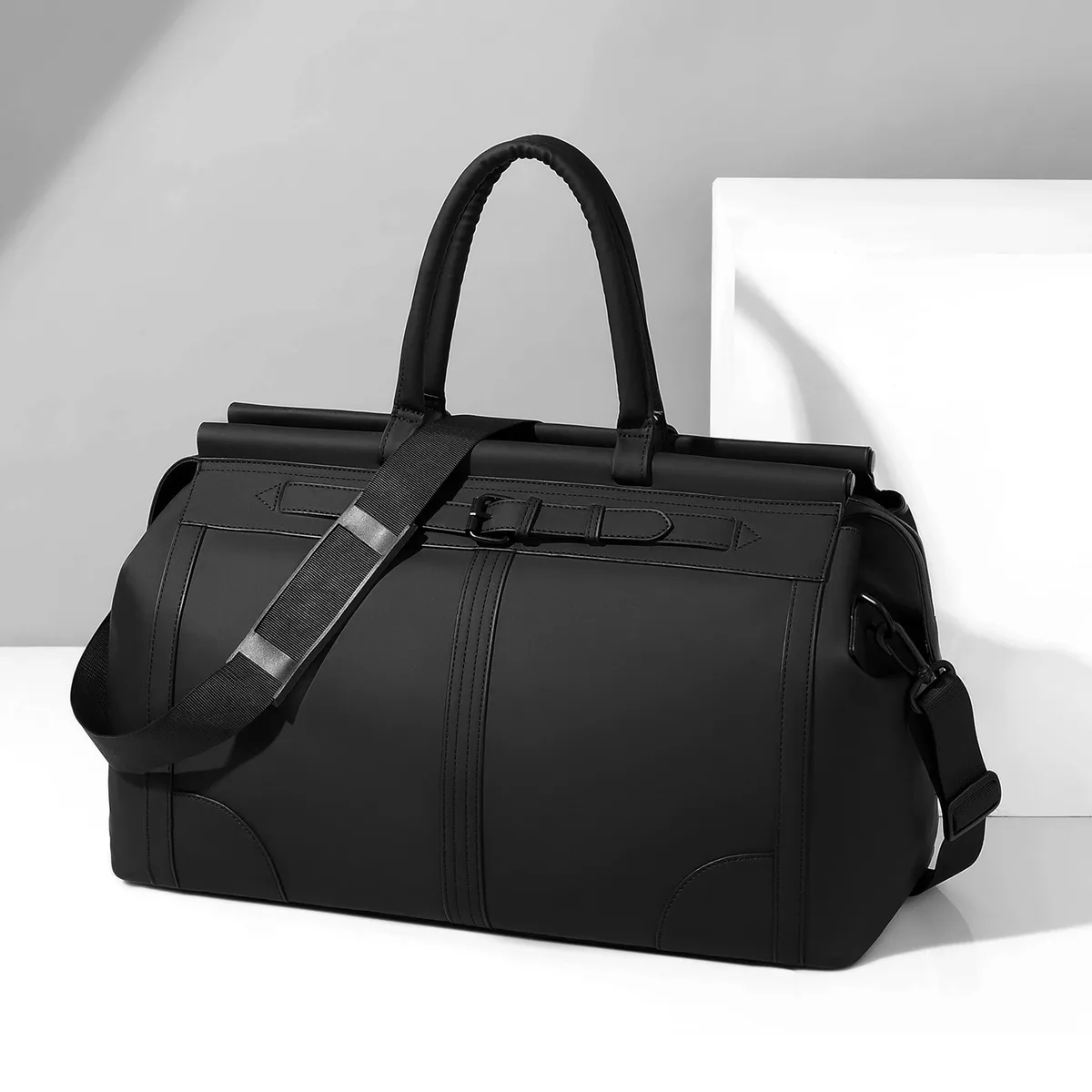 Sac de voyage grande capacité pour homme, sac de voyage d'affaires à porter à l'épaule pour les courts séjours