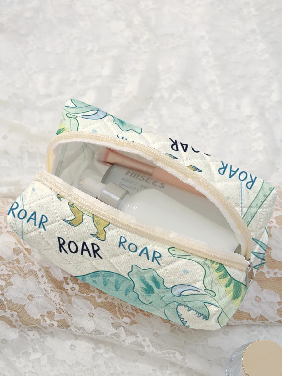 trousse de toilette matelassée à imprimé dinosaure de dessin animé, pochette de maquillage portable à fermeture éclair, sac de rangement de voyage pour enfants, usage quotidien en extérieur
