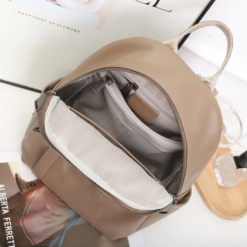 sac à dos en cuir véritable pour femmes, sac à bandoulière d'école à la mode pour dames, sac de voyage en cuir de vache à motif solide, nouvelle collection 2025