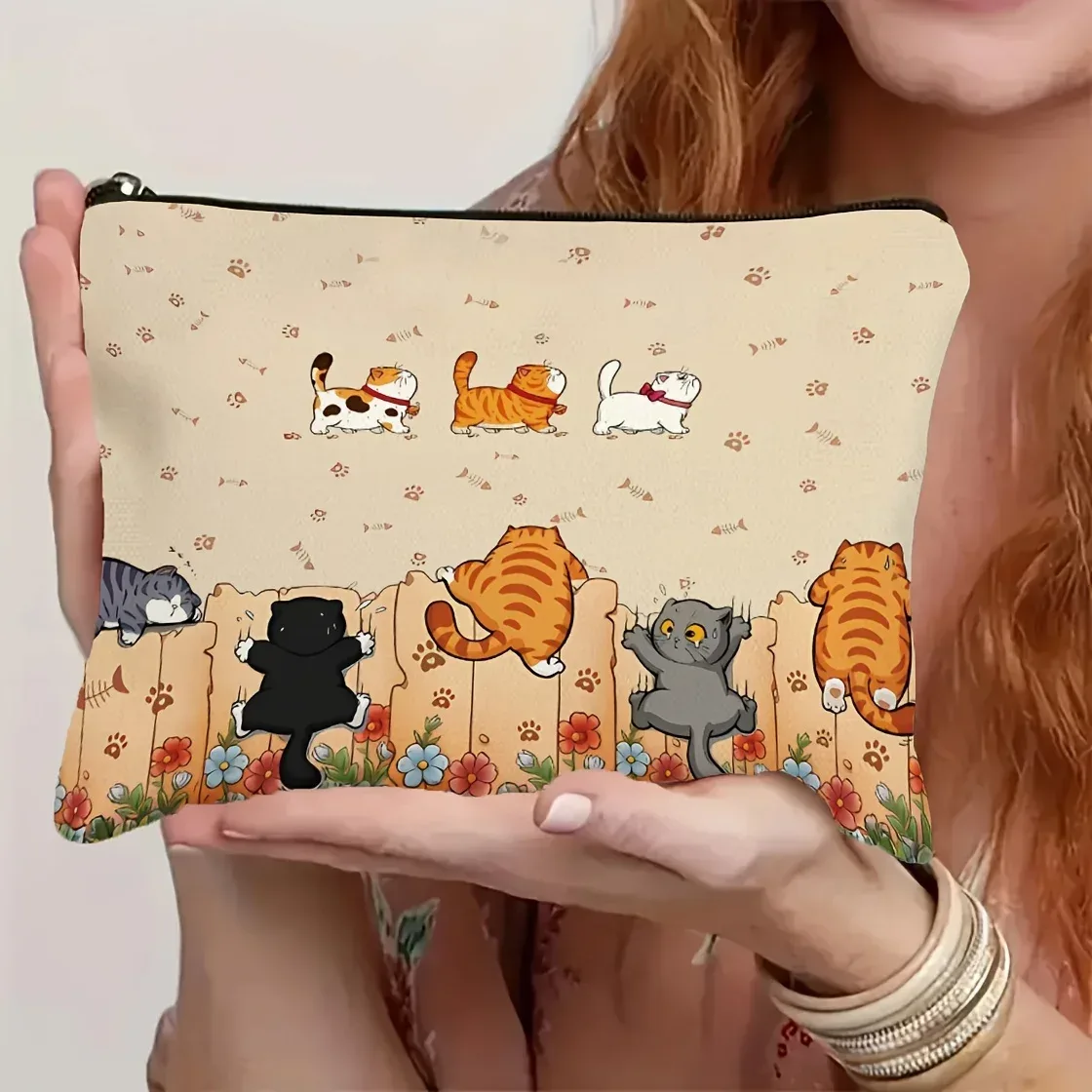 Trousse de maquillage sur le thème du chat – Adorable design imprimé chaton et patte, organisateur de toilette de voyage de couleurs mélangées, cadeau parfait pour les amoureux des chats