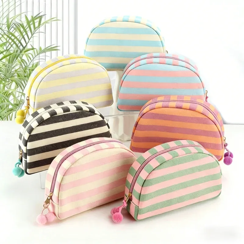 trousse de maquillage en toile rayée avec pom pom, organisateur cosmétique de conception de coquille, pochette de toilette de voyage de grande capacité