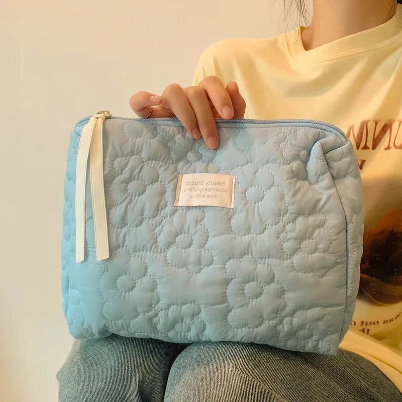 sac de maquillage à motif de fleurs douces pour femmes, organisateur de cosmétiques de toilette, sac à fermeture éclair, pochette de lavage de voyage, sac à cosmétiques, sacs de maquillage féminins
