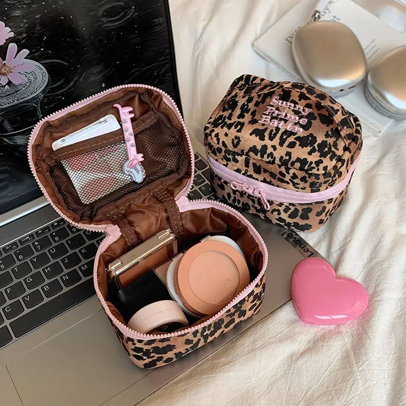 Trousse de maquillage léopard Vintage pour femmes et filles, trousse de voyage de grande capacité, fourre-tout à fermeture éclair, pochette de toilette pour rouge à lèvres pour femmes