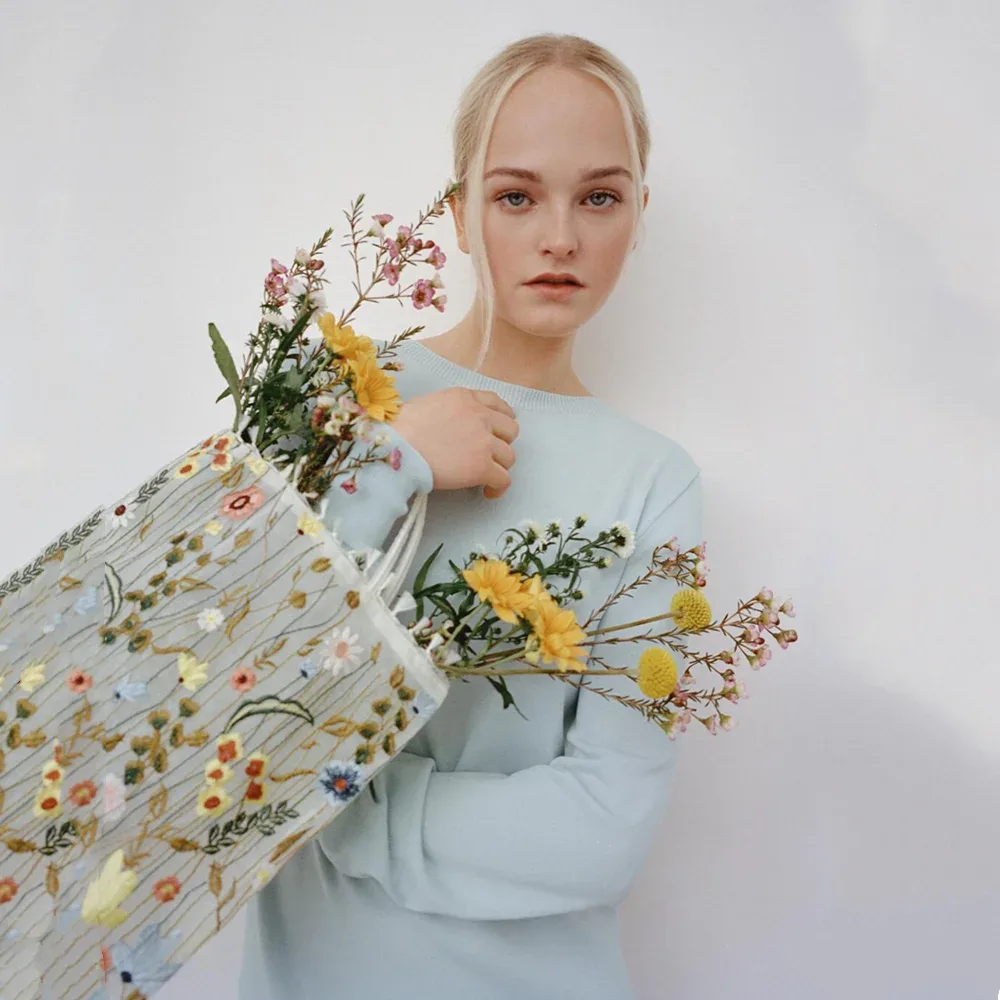 sac fourre-tout à la mode, nouveau style d'été en maille avec broderie complète de fleurs, sac à bandoulière transparent, sac à main romantique pour filles et femmes, sac de shopping écologique