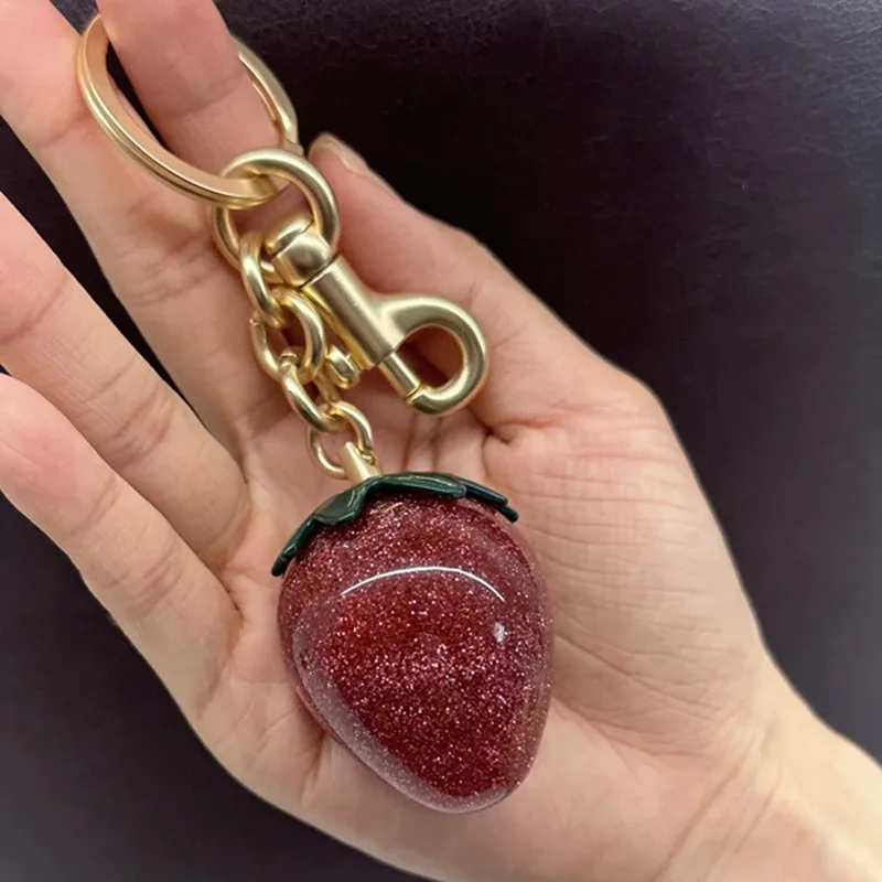 pendentif fraise en cristal rouge, décoration pour sac à main d'entraîneur, sac à bandoulière, porte-clés exquis, pièce de fixation, breloques de sac