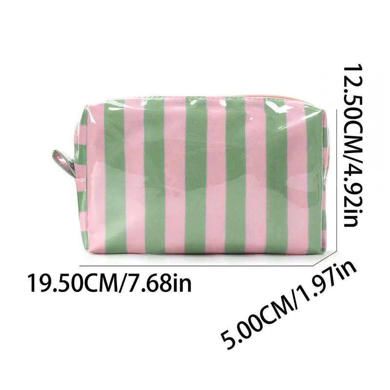 sac cosmétique rayé en pvc avec pompons et fermeture éclair, trousse de toilette de voyage imperméable avec organiseur de pinceaux de maquillage intégré.