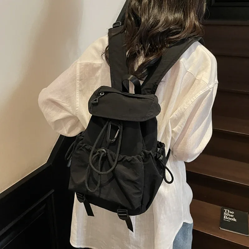 nylon décontracté solide compartiment intérieur sacs à dos grande capacité sacs pour femmes en vente 2025 nouvelle fermeture éclair simple sacs à main pour femmes
