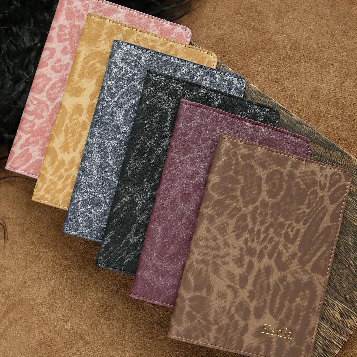 porte-passeport personnalisé avec motif léopard, 1 pièce, couverture de passeport personnalisée avec impression, accessoires de voyage chics faits à la main