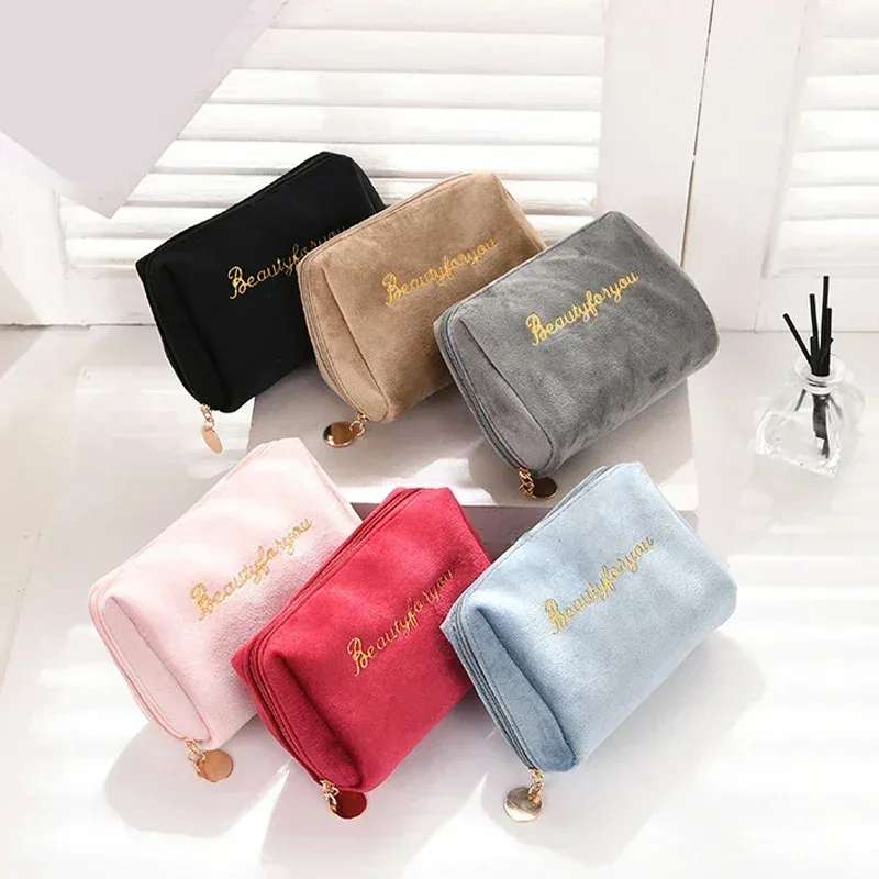 trousse de maquillage en velours avec fermeture éclair pour femme, trousses de toilette, broderie de lettres, poudres cosmétiques, monochromatique, femme