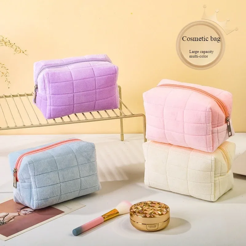 nouvelle trousse de toilette en peluche mignonne, sac de rangement pour produits de soin de la peau de voyage, sac de rangement de grande capacité pour téléphone portable féminin au design élégant