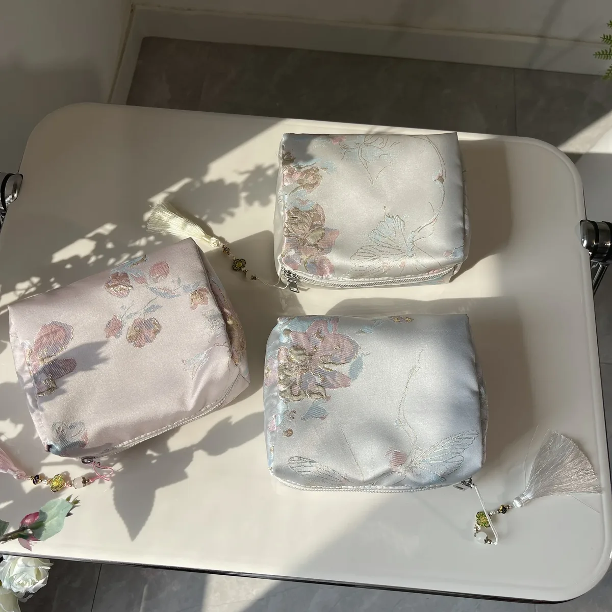 sac à cosmétiques élégant à fleurs pour femmes, organiseur de maquillage de voyage, pochette à fermeture éclair, sac de rangement