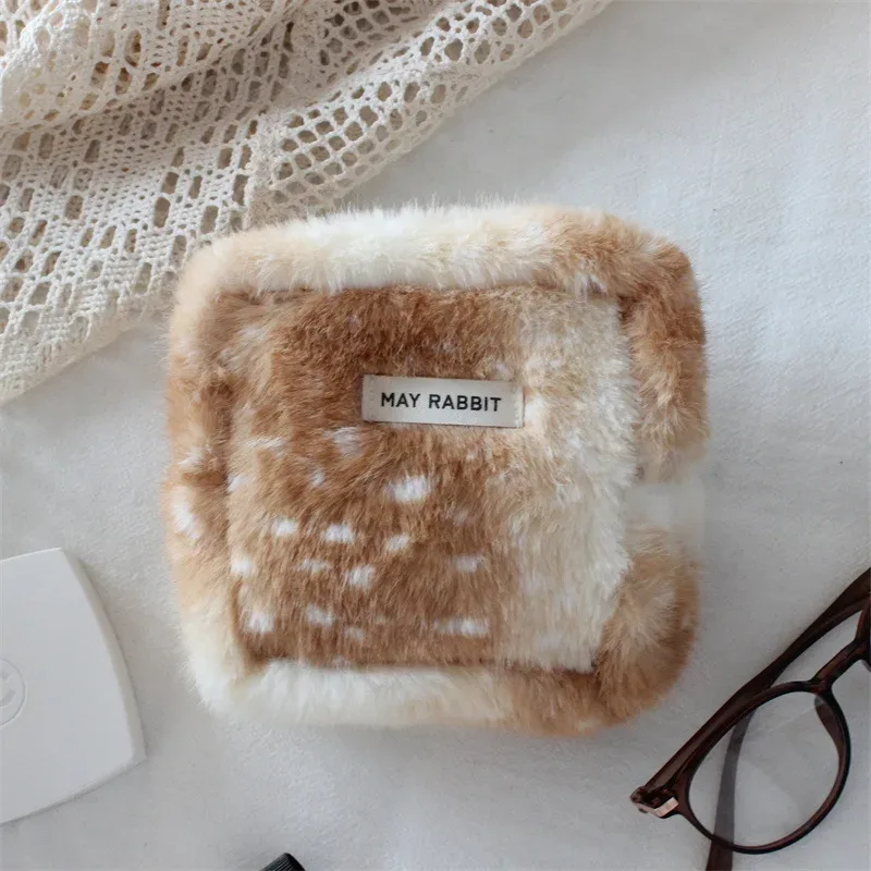 nouvelle pochette à monnaie en peluche à motif cerf grande capacité trousse de maquillage organisateur de voyage étui à rouge à lèvres trousse à crayons pochette pour serviettes hygiéniques 2026