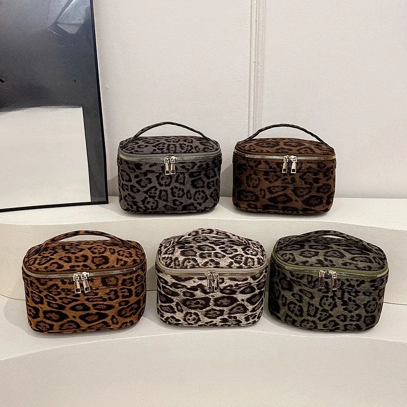 sac à cosmétiques en faux daim pour femmes, sac de voyage de bain de grande capacité, poches de maquillage vintage, sac de rangement à main, boîte de toilette léopard