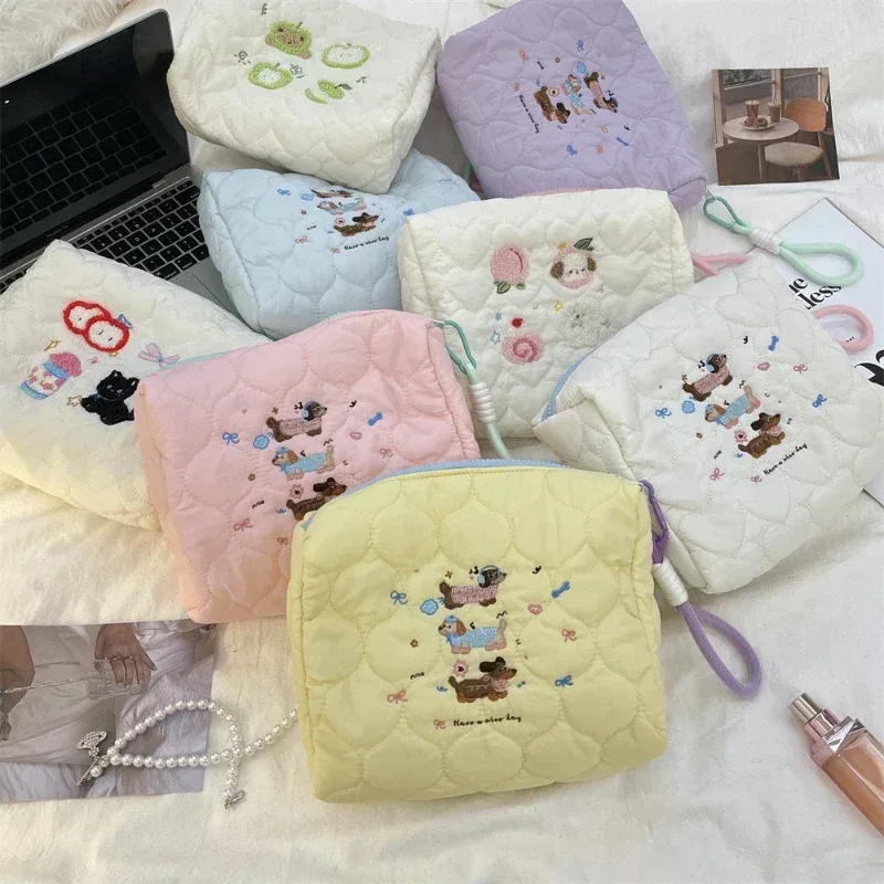 sac à cosmétiques matelassé brodé pour femme, sacs à main de rangement portables pour dame, trousse de maquillage mignonne, pochette avec poignée