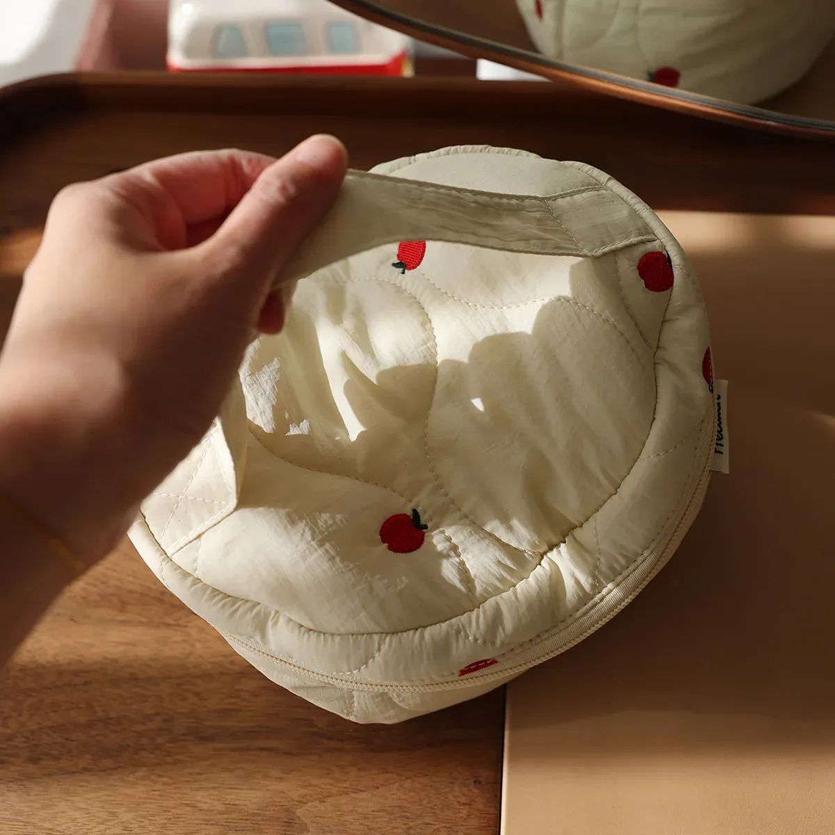 sac à cosmétiques brodé de fleurs de fruits portables, avec fermeture éclair, grande capacité, sac à main de rangement souple pour filles, valises