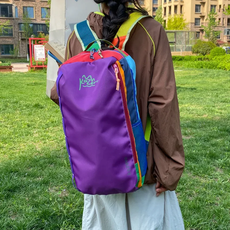 Nouveau sac à dos de voyage sportif décontracté bicolore pour l'extérieur, léger, en nylon, unisexe, polyvalent, tendance, pour les loisirs, capacité inférieure à 20L
