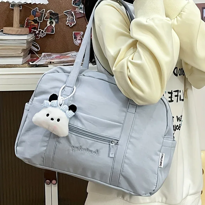 sac fourre-tout tendance avec joli breloque en peluche pour l'épaule, plusieurs poches latérales, poche avant zippée, sac à main grande capacité, idéal pour les voyages pour femmes