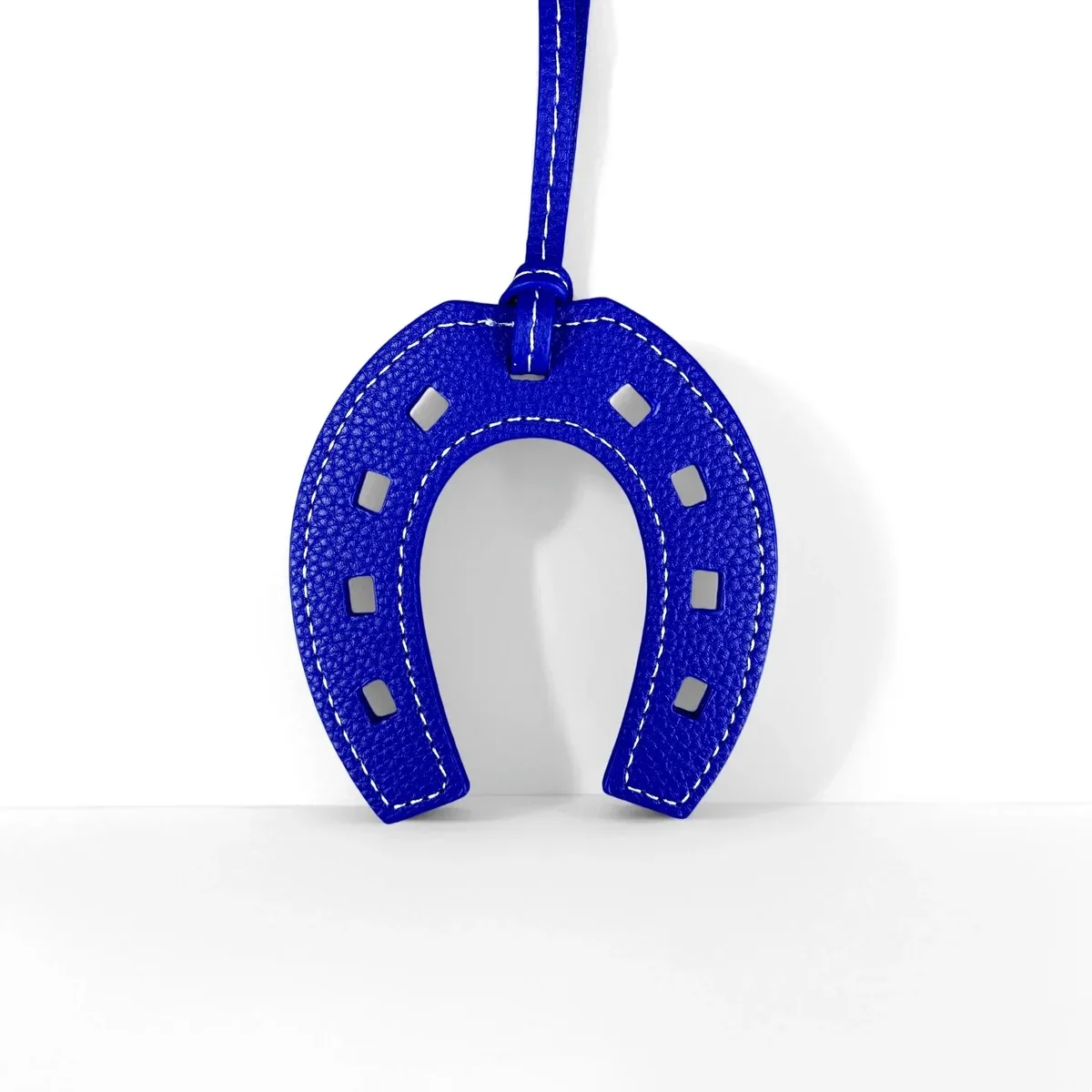 breloque/porte-clés en cuir pu faite à la main tête de cheval et fer à cheval - cadeau équestre unique pour sac à main et sac à dos - accessoire de mode pour sac