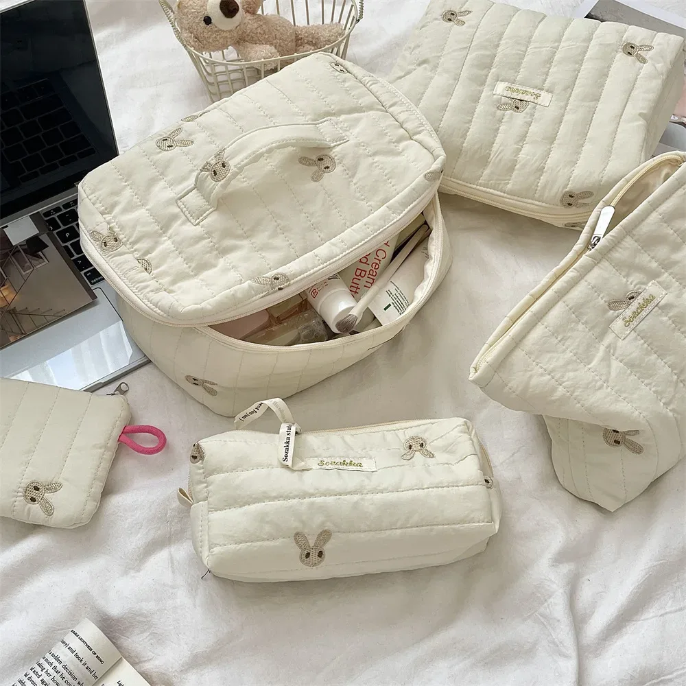 Sac à cosmétiques matelassé brodé pour femmes, tissu en coton doux, trousse de maquillage pour dames, sacs à main de rangement, trousse à crayons pour filles d'université