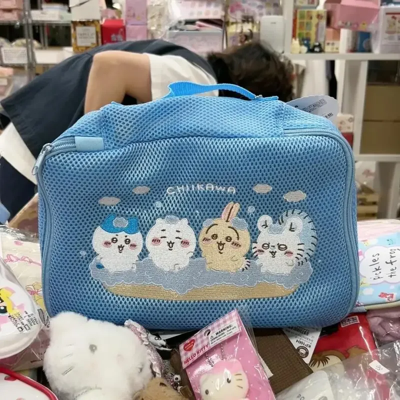 Nouvelle trousse de rangement en maille Chiikawa, sac à linge brodé, trousse de toilette, sac de voyage pour figurines d'anime, trousse de maquillage, dessin animé Kawaii