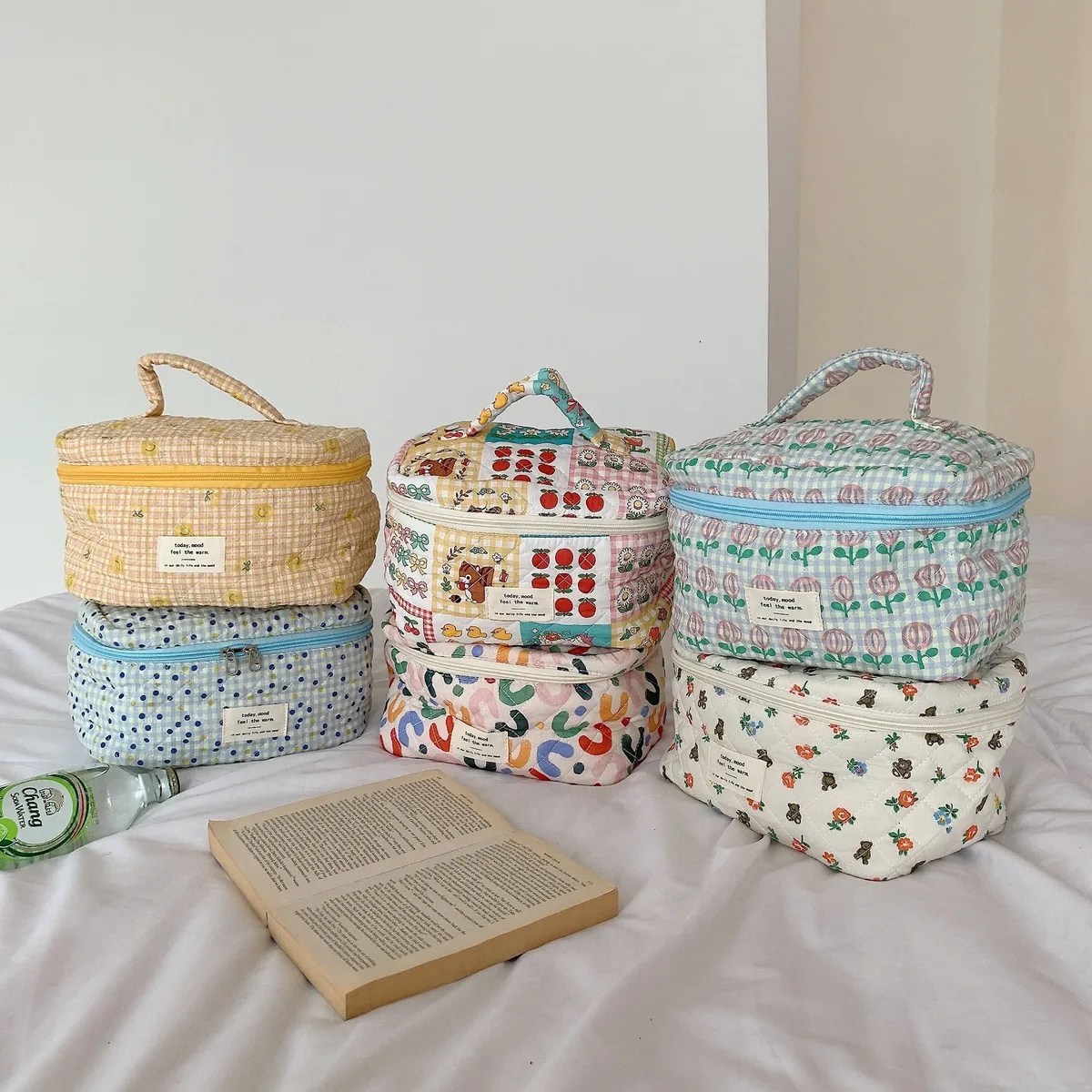 Sac de maquillage en coton matelassé pour femmes, mignon, organisateur de cosmétiques à fermeture éclair, pochette essentielle de voyage, sac à main en forme de boîte, trousse de toilette pour dames