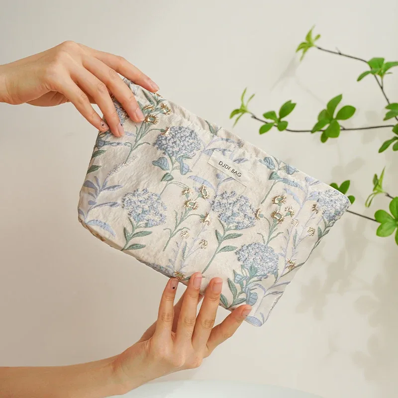 trousse de maquillage pour femmes, bouquet bleu, serviette hygiénique de grande capacité, retouche, fournitures de maquillage, sac de rangement en toile, trousse de toilette
