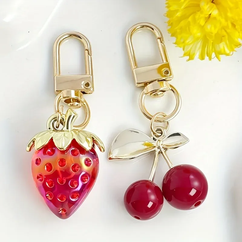 2 pièces porte-clés transparents en forme de fruits (fraise, cerise), breloques de sac, pendentifs à clip métallique, décoration, cadeau pour femmes et filles, pour sacs à dos et sacs à main