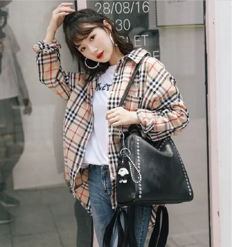 sacs à dos de voyage en cuir véritable de grande capacité pour femmes, sacs à bandoulière de luxe à rivets de styliste, fourre-tout de bonne qualité