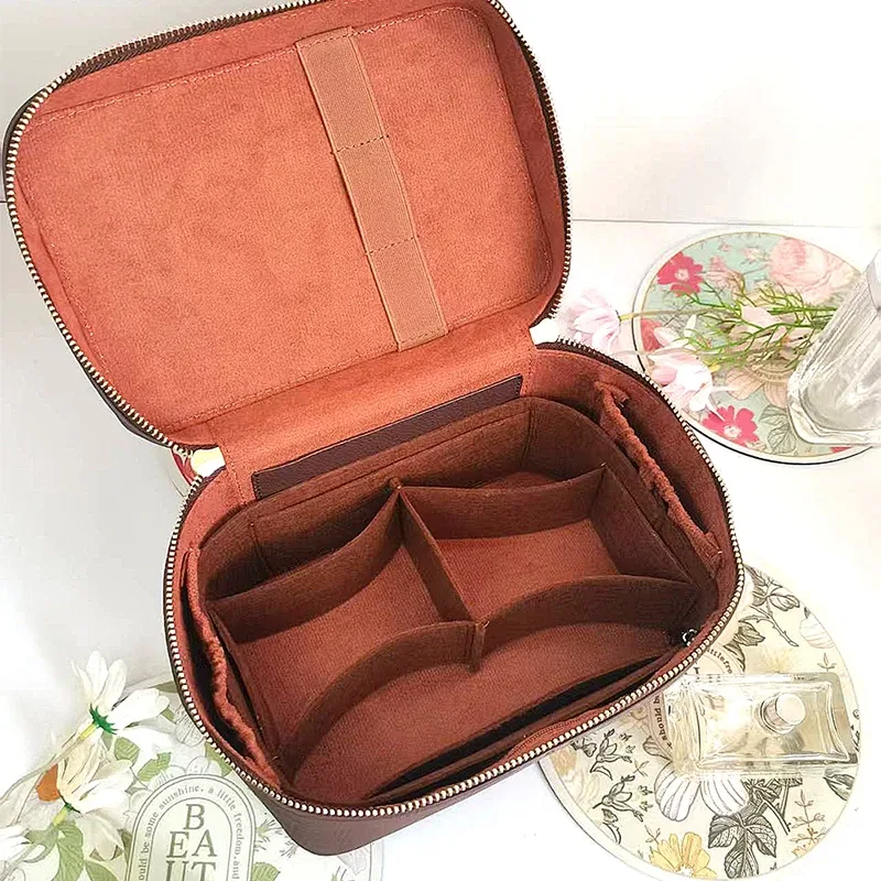 sac à cosmétiques de voyage portable de luxe avec lettres gravées pour femmes, trousse de toilette de grande capacité pour dames, trousse de maquillage en cuir avec nom personnalisé