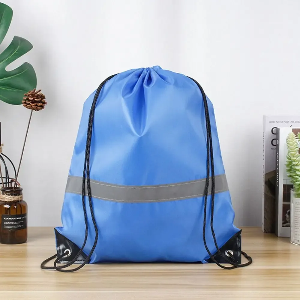 sac à dos de sport à cordon de serrage avec bande réfléchissante, sac à bandoulière en polyester 210d de couleur unie, sac à main de fitness pliable et portable