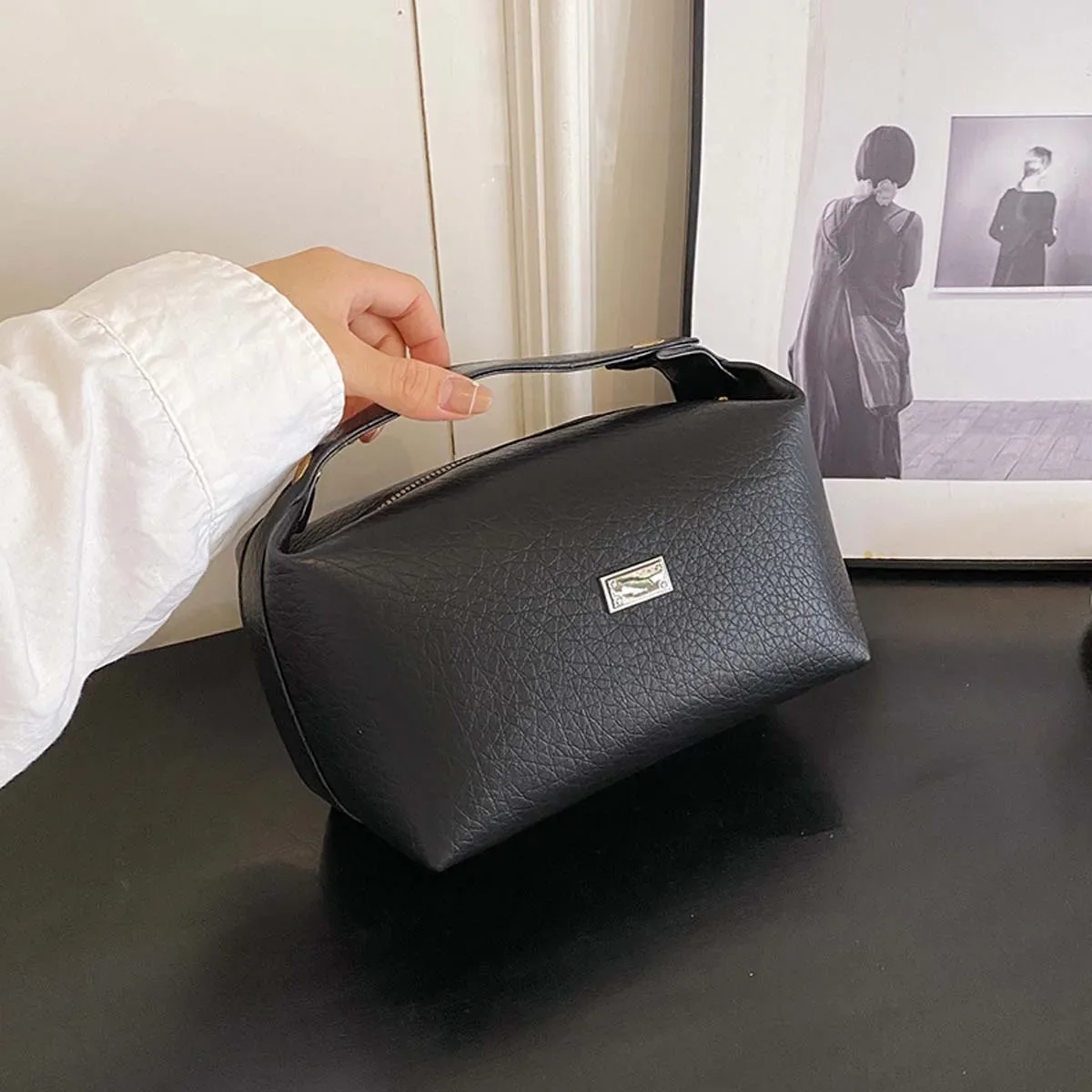 nouveau sac de rangement en pu, trousse de toilette à main de grande capacité à la mode, trousse de maquillage portable multifonctionnelle sur mesure pour femmes