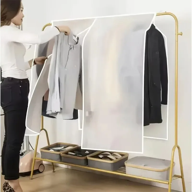 housse anti-poussière semi-transparente pour vêtements - sac à vêtements suspendu pour le rangement des manteaux et des costumes dans le placard