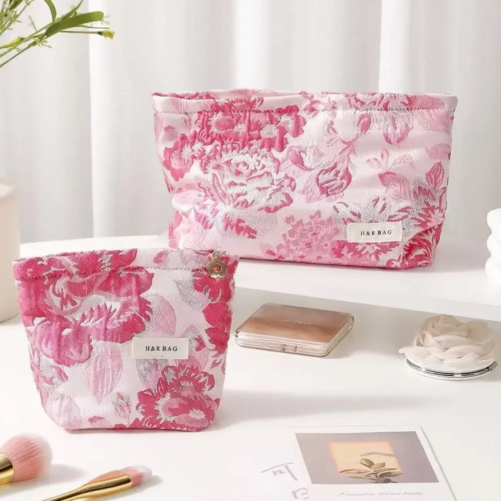 sac de maquillage rose à la mode, fleurs brodées avec fermeture éclair, sac à main élégant et chic, étui de rangement pour femmes, rangement pour produits de soins de la peau