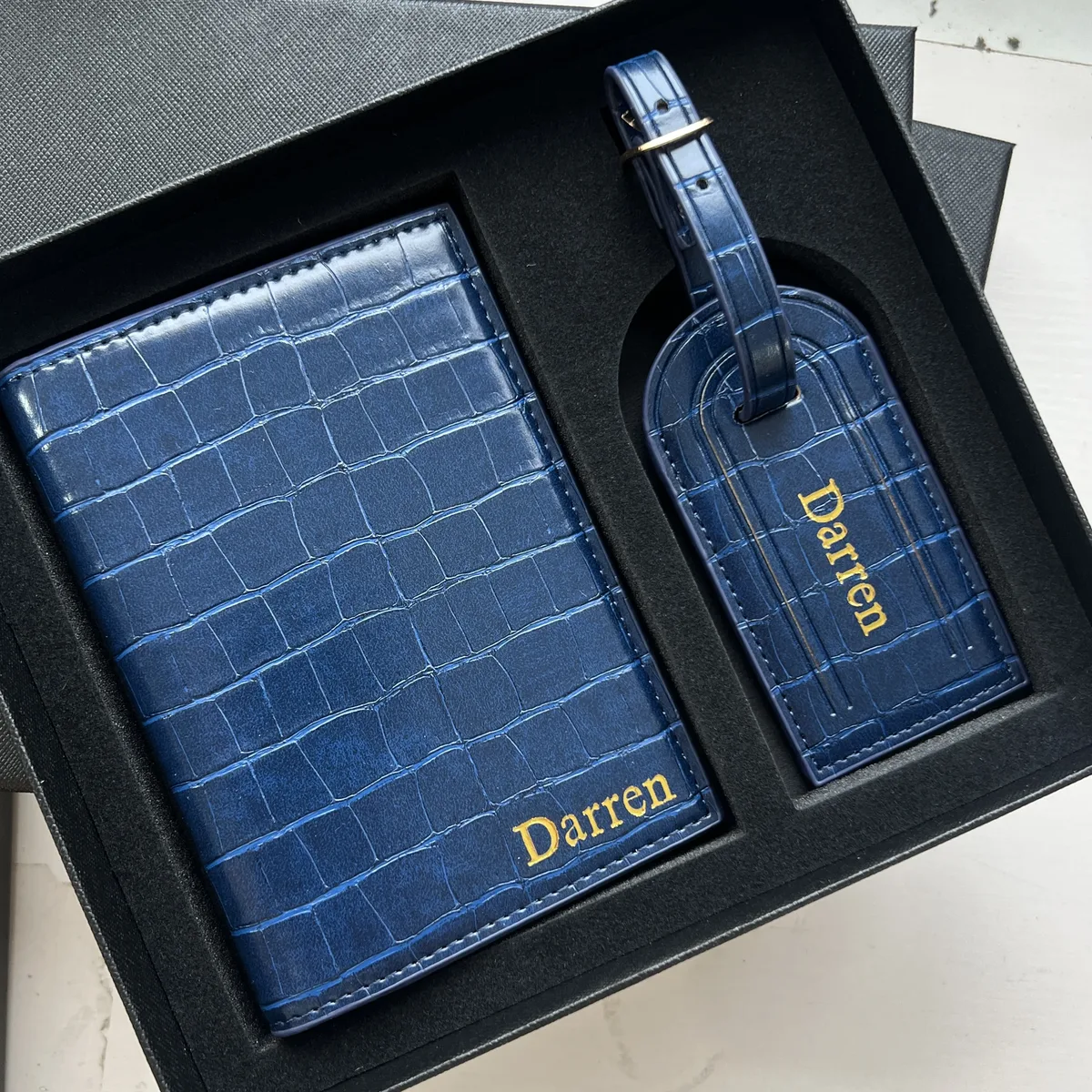 coffret cadeau personnalisé avec initiales, porte-passeport en cuir de crocodile, étiquette à bagages, housse de passeport, accessoires de voyage