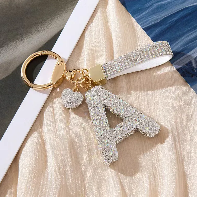 porte-clés avec lettres blanches brillantes, alphabet a-z pour porte-clés de voiture/sac à dos et cadeau avec lanière ajoutée