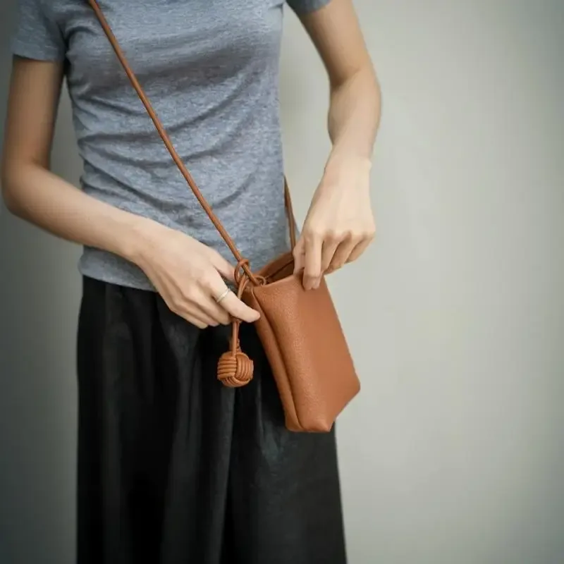 sac bandoulière pour téléphone portable femme en cuir pu souple, mignon, style littéraire, mini, petit, avec pendentif boule ronde