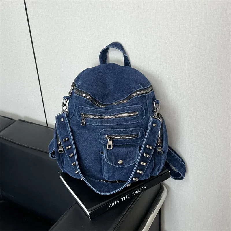 Sac à dos décontracté en jean délavé à double bandoulière avec rivets, respirant, capacité 20-35L, idéal pour les cours, les trajets quotidiens et la rentrée scolaire