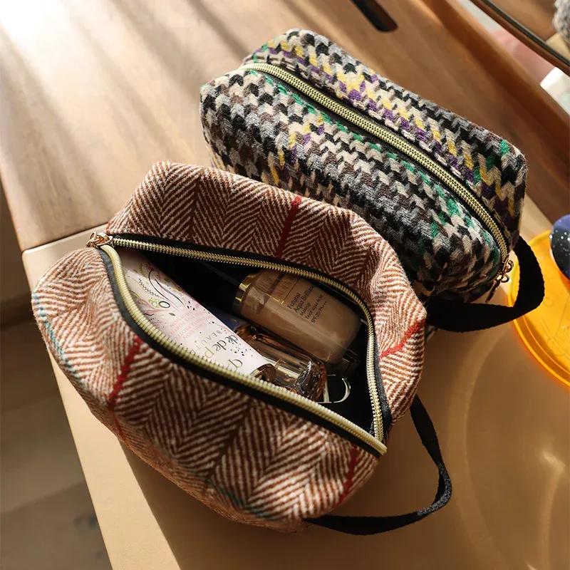 sac à cosmétiques en laine à carreaux, grand sac de rangement portable multifonctionnel, petit sac de toilette tridimensionnel portable frais