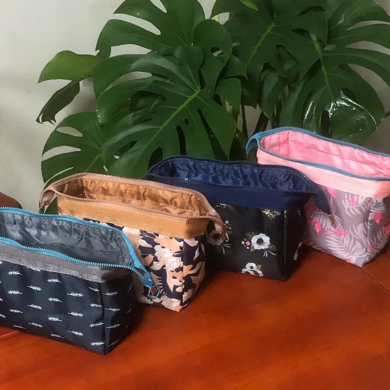 Trousse de Maquillage Femme Flamingo, Sac de Voyage Essentiel, Trousse de Toilette Portable, Sac Cosmétique Grande Capacité, Organisateur de Rangement