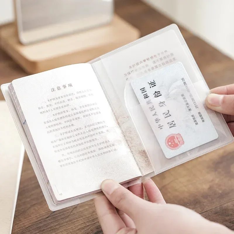 Sacs de protection transparents pour cartes bancaires, porte-passeport, étui en poudre imperméable, carte d'identité professionnelle, carte de crédit, PVC, 2 pièces