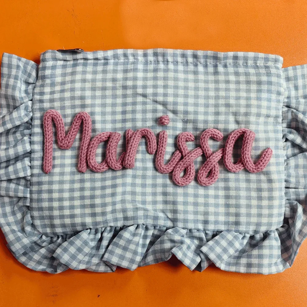 trousse de maquillage personnalisable à carreaux et volants avec nom, organiseur à carreaux vintage, trousse de toilette portable – un excellent cadeau pour les meilleures amies