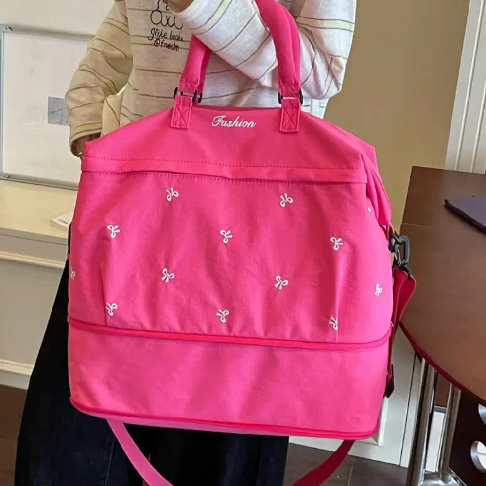 sac de voyage à grande capacité avec broderie en forme de nœud papillon, sac de voyage extensible en tissu oxford résistant à l'eau, sac fourre-tout à bandoulière pour la gym