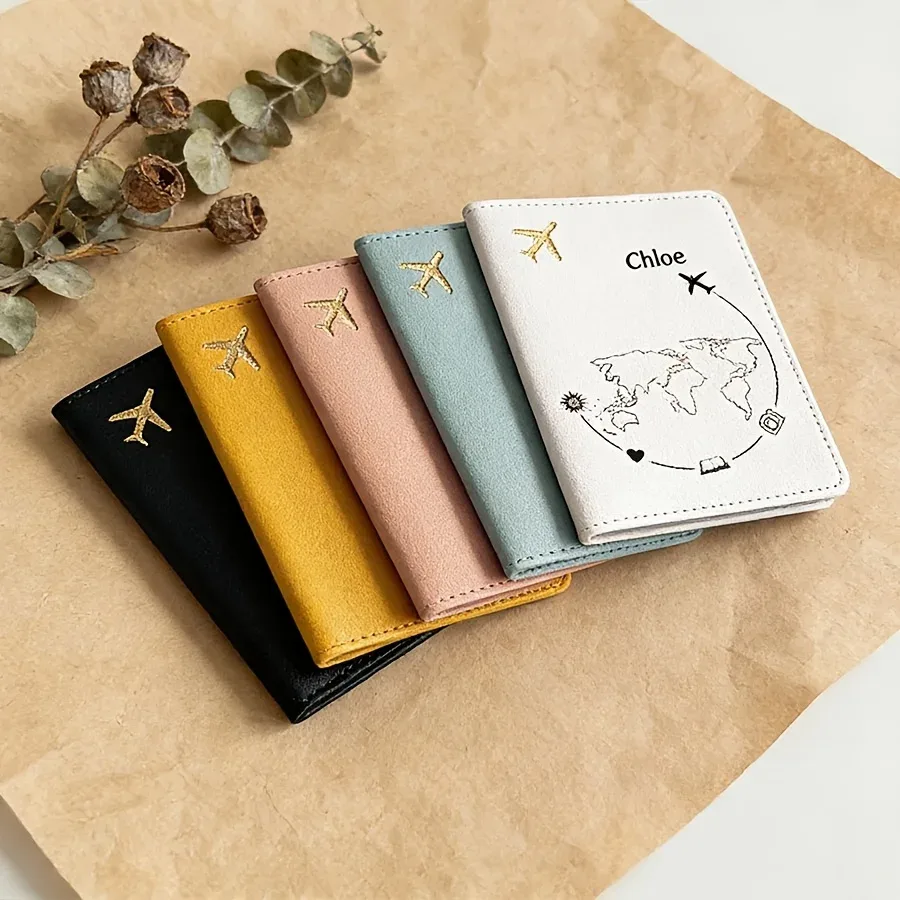 Porte-passeport de voyage personnalisé avec texte - Cuir synthétique léger, fermeture à bouton-pression, intérieur non doublé