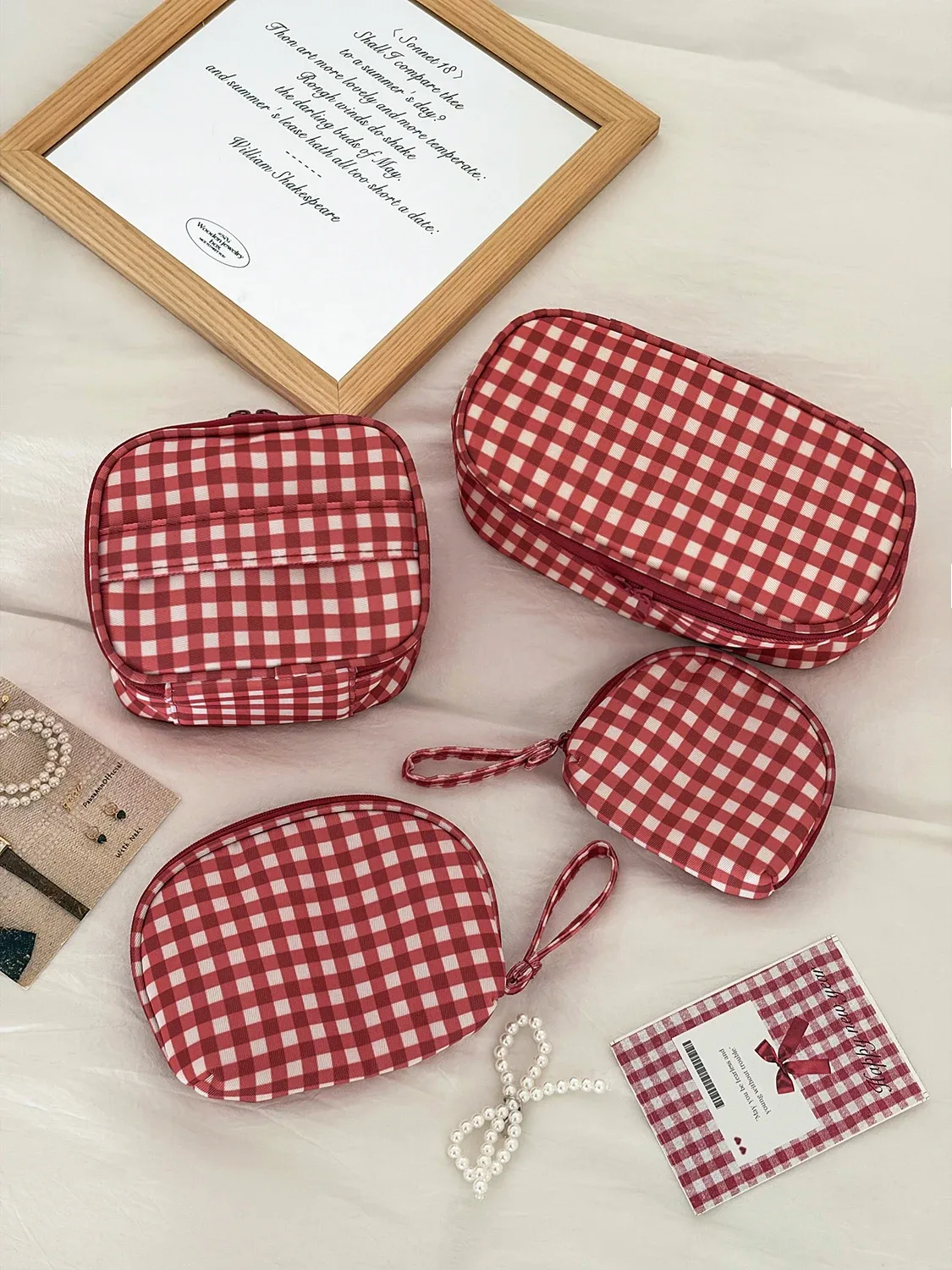 airfriend – trousse de maquillage à grille rouge pour femmes, fourre-tout rond, pochette de rangement pour cosmétiques, sac à main de voyage, grande capacité, sac à fermeture éclair pour rouges à lèvres