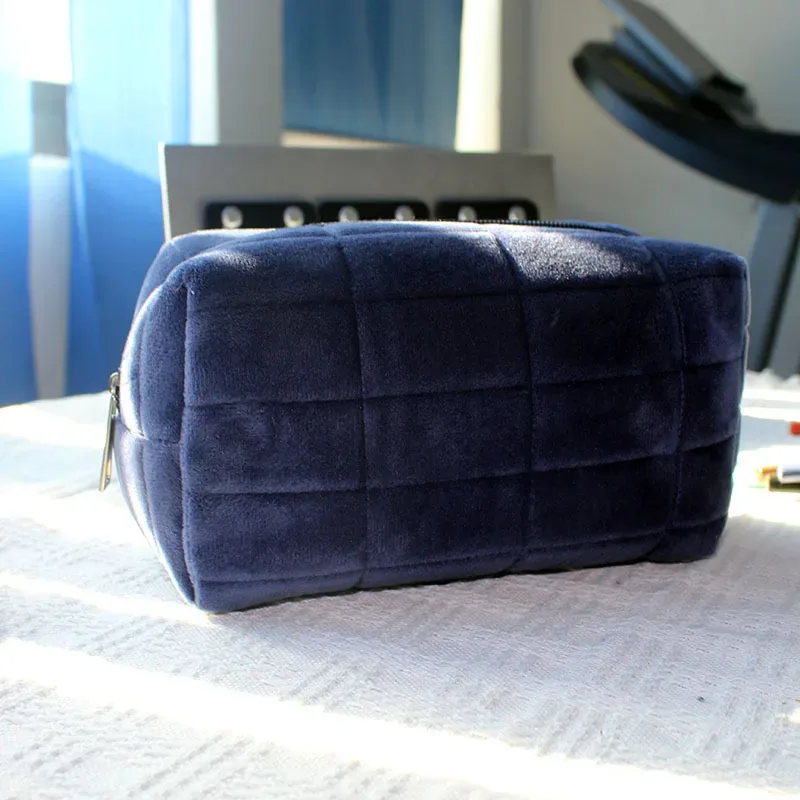 trousse de maquillage en fourrure mignonne pour femmes, grand sac à cosmétiques de couleur unie à fermeture éclair, trousse de toilette de voyage, pochette de lavage, pochette pour stylos en peluche